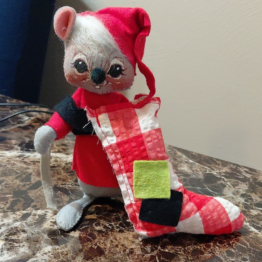 Vintage Annalee Mobilitee Christmas Mouse Doll with Stocking